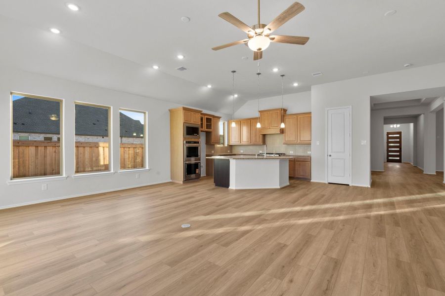 Spacious, unfurnished interior of a new home in Dunham Pointe, Cypress (Image 19).