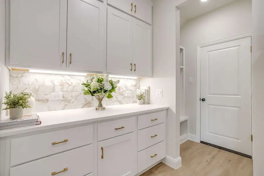 Furnished interior view inside a new home in Creekside, Royse City (Image 9).