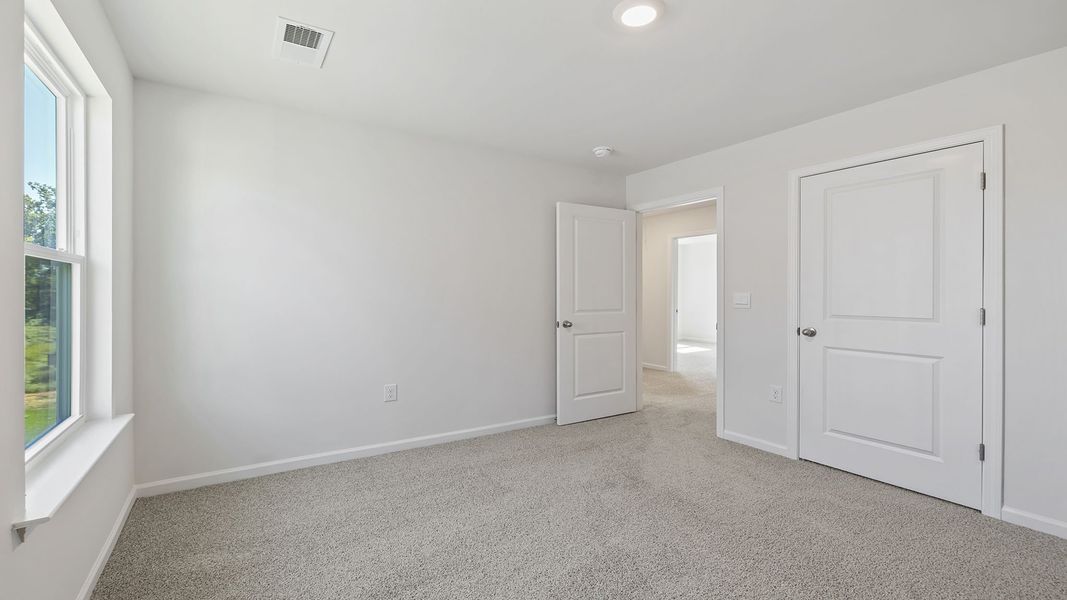Spacious, unfurnished interior of a new home in Seneca Falls, Seneca (Image 25).