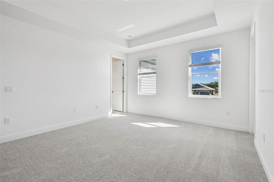 Spacious, unfurnished interior of a new home in Hawkstone, Sarasota (Image 26).