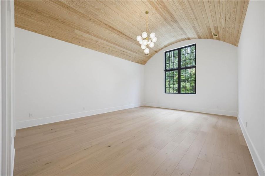 Spacious, unfurnished interior of a new home in , Atlanta (Image 24).
