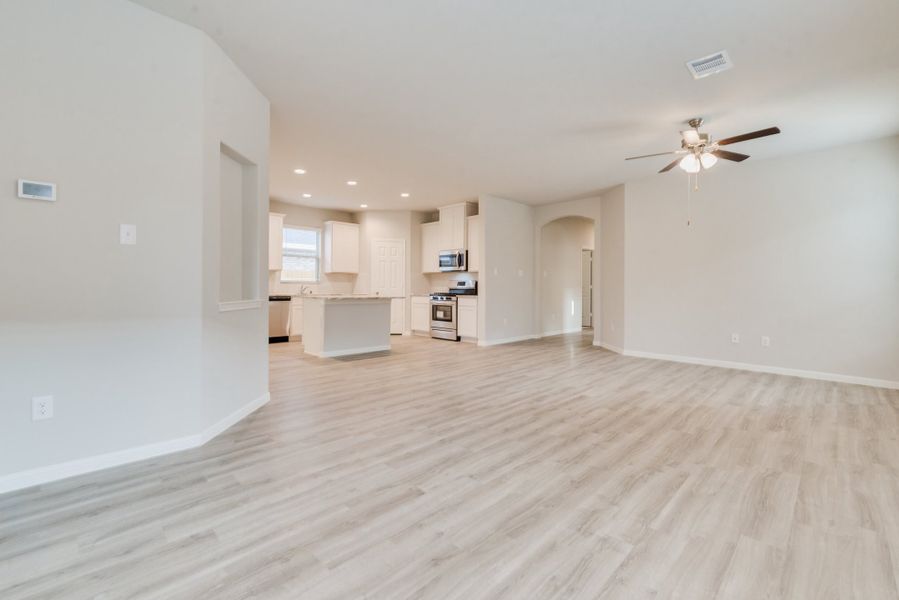 Representative unfurnished interior of a home built from the Floor Plan 1784 by Colina Homes in Tidwell Lakes, Houston (Image 32).