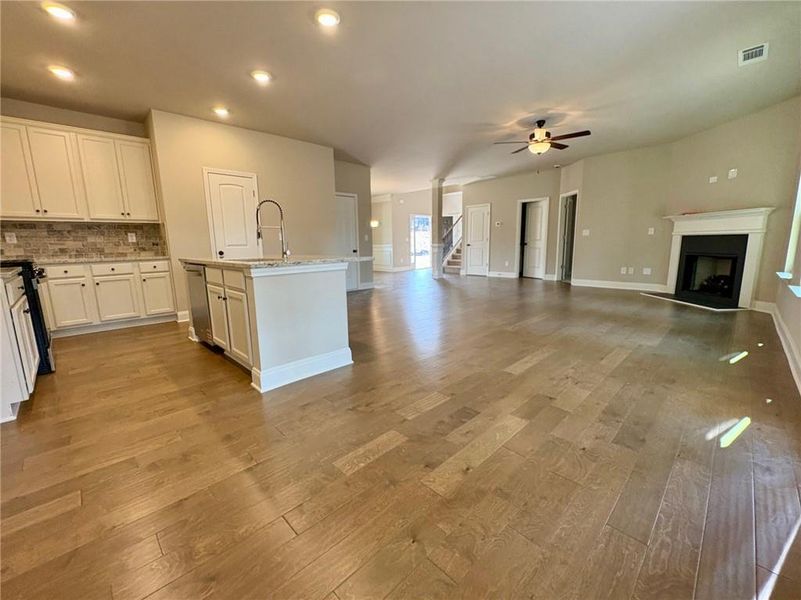 Spacious, unfurnished interior of a new home in , Grayson (Image 11).