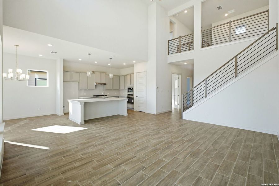 Spacious, unfurnished interior of a new home in Rhine Valley, Schertz (Image 10).