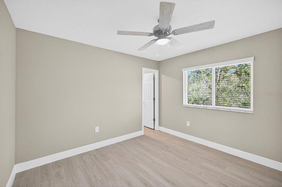 Spacious, unfurnished interior of a new home in , Weeki Wachee (Image 28).