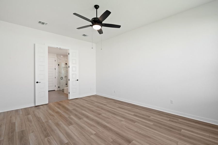 Spacious, unfurnished interior of a new home in Park Collection at Lariat, Liberty Hill (Image 28). Spacious, unfurnished interior of a new home in Park Collection at Lariat, Liberty Hill (Image 28).