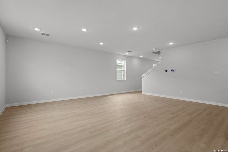 Spacious, unfurnished interior of a new home in Park Place, New Braunfels (Image 25).