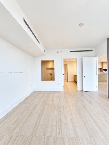 Spacious, unfurnished interior of a new home in , North Miami (Image 16).