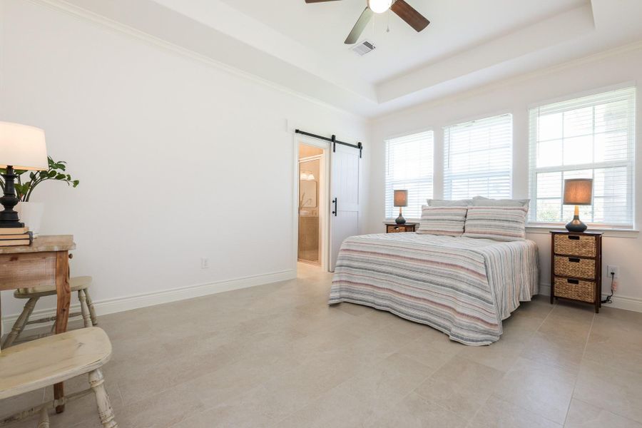 Furnished interior view inside a new home in , Pearland (Image 14).