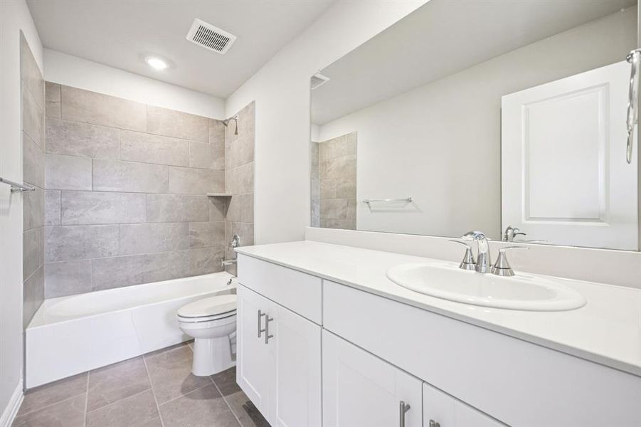 Furnished interior view inside a new home in Eastridge - Signature Series, McKinney (Image 8). Furnished interior view inside a new home in Eastridge - Signature Series, McKinney (Image 8).