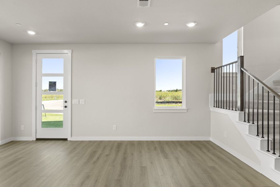 Spacious, unfurnished interior of a new home in Ten Mile Creek, Celina (Image 16).