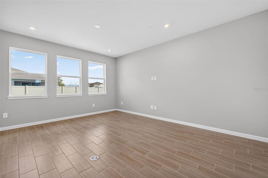 Spacious, unfurnished interior of a new home in Crosswind Ranch, Parrish (Image 19). Spacious, unfurnished interior of a new home in Crosswind Ranch, Parrish (Image 19).