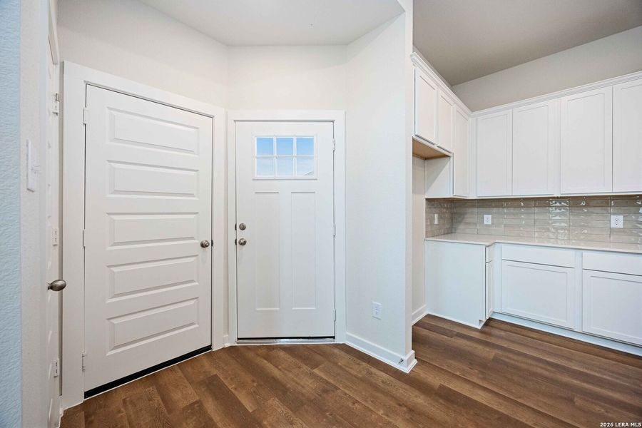 Spacious, unfurnished interior of a new home in Timber Creek, San Antonio (Image 20). Spacious, unfurnished interior of a new home in Timber Creek, San Antonio (Image 20).