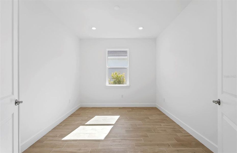 Spacious, unfurnished interior of a new home in Shores at Stillwater, Englewood (Image 18).