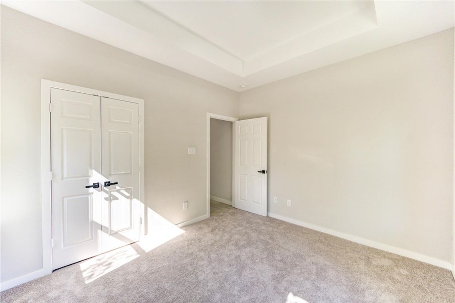 Spacious, unfurnished interior of a new home in , Navasota (Image 23).