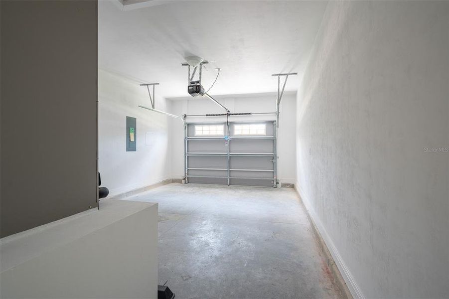 Spacious, unfurnished interior of a new home in , Williston (Image 24).