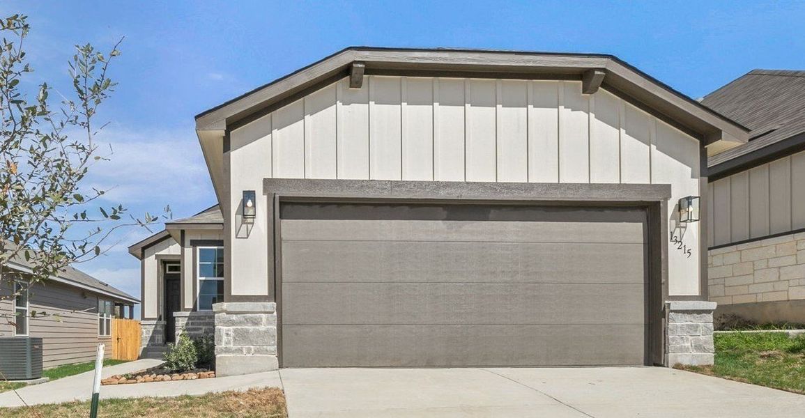 Representative exterior photo of a completed home built from the Big Bend by Hakes Brothers in Veranda, San Antonio, TX (Image 1). Representative exterior photo of a completed home built from the Big Bend by Hakes Brothers in Veranda, San Antonio, TX (Image 1).