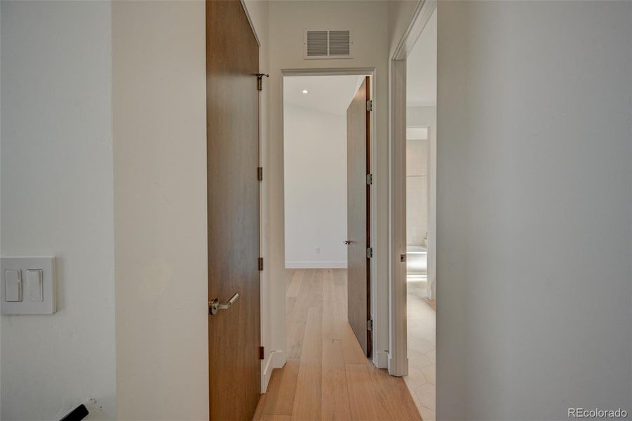 Spacious, unfurnished interior of a new home in , Buena Vista (Image 23).