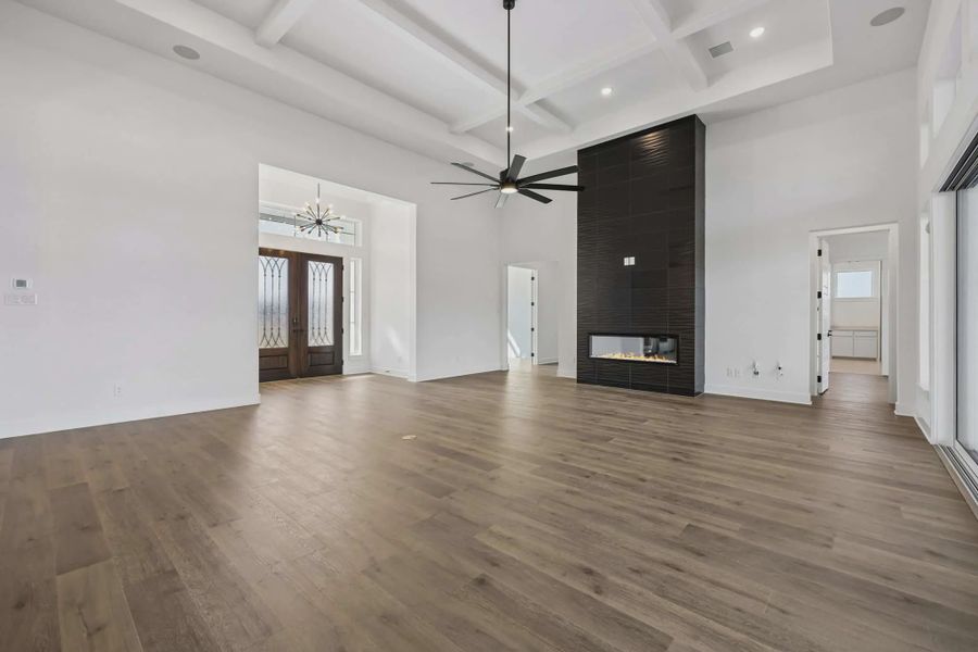 Representative unfurnished interior of a home built from the Sicily by Chesmar Homes in Lakeway Estates, Waxahachie (Image 24).