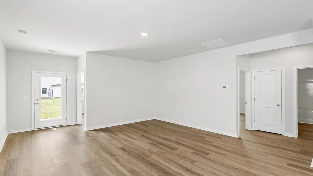 Spacious, unfurnished interior of a new home in Havenwood, North Charleston (Image 14).