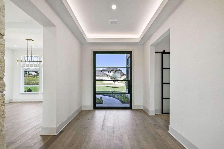 Spacious, unfurnished interior of a new home in , Lakeway (Image 18).