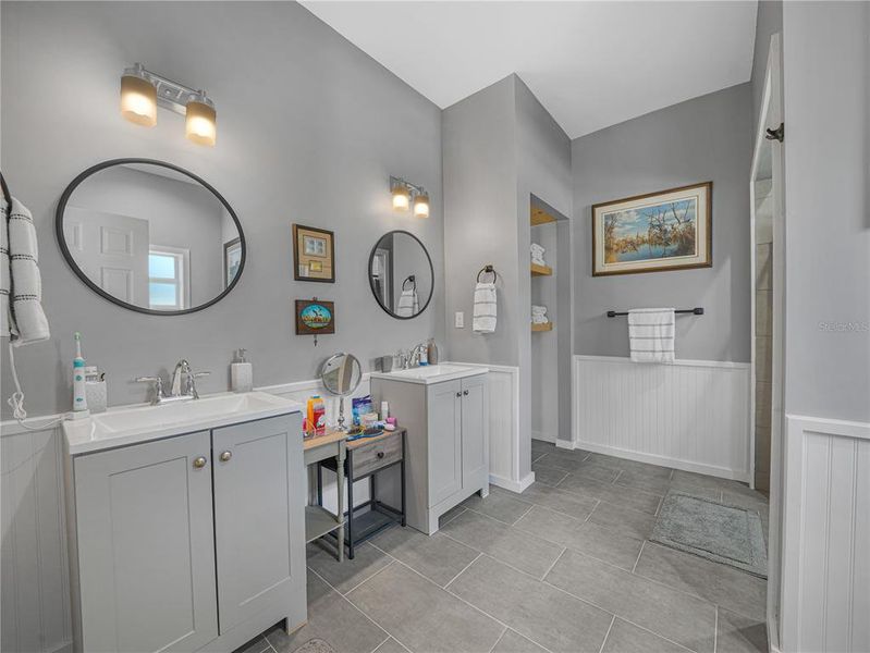 Furnished interior view inside a new home in , Sebring (Image 9).