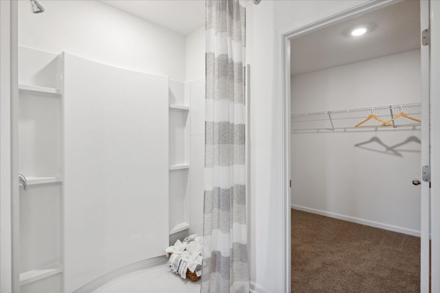 Representative unfurnished interior of a home built from the Penwell by D.R. Horton in Isabel Estates, Knoxville (Image 19).