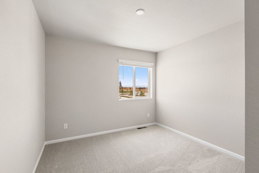 Spacious, unfurnished interior of a new home in Windler, Aurora (Image 15).