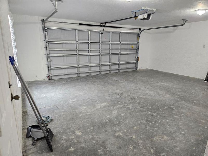 Spacious, unfurnished interior of a new home in , Williston (Image 28).