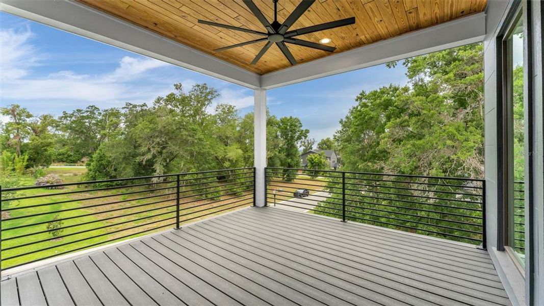 Exterior details and patio area of a home in , Lakeland (Image 3).