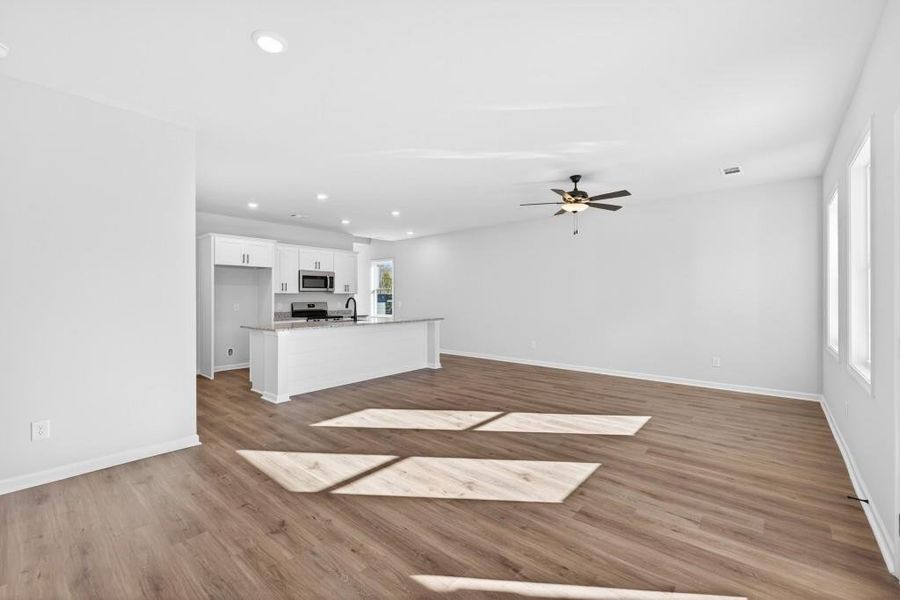 Spacious, unfurnished interior of a new home in , Commerce (Image 17).