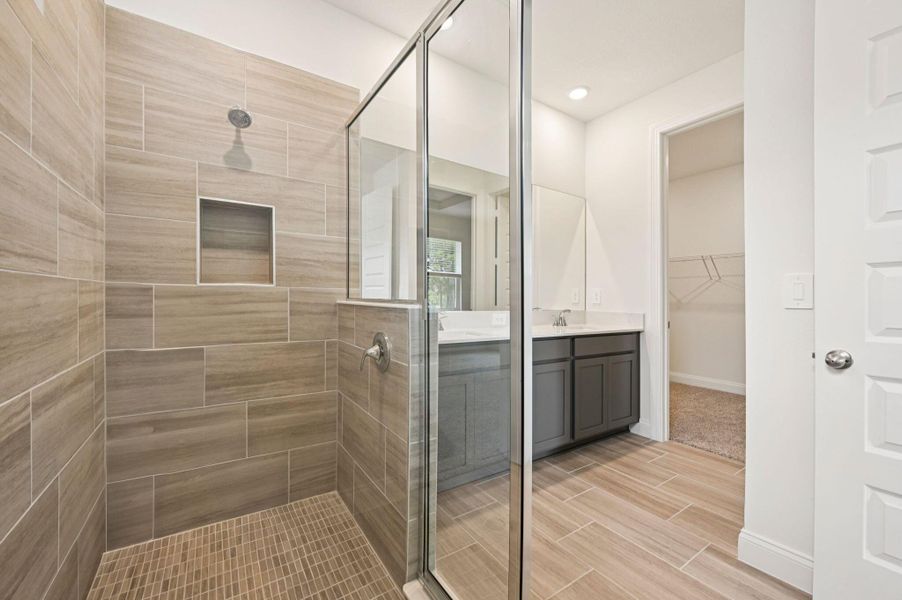 Furnished interior view inside a new home in Hampton Park - Signature Series, Vero Beach (Image 10).