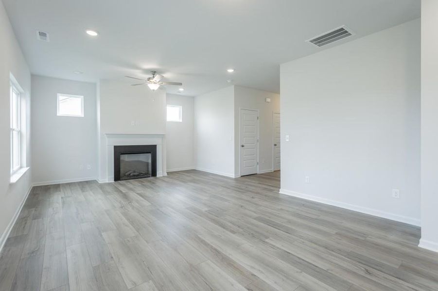 Spacious, unfurnished interior of a new home in Laurel Ridge, Rock Spring (Image 32).