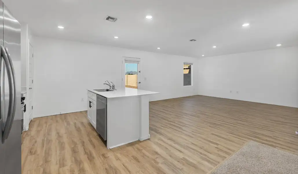 Spacious, unfurnished interior of a new home in Sorrel Ridge Estates, Tucson (Image 17). Spacious, unfurnished interior of a new home in Sorrel Ridge Estates, Tucson (Image 17).