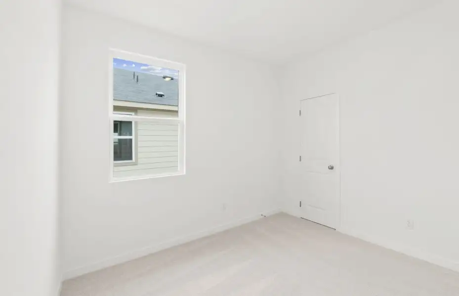 Spacious, unfurnished interior of a new home in Larson Crossing, Elgin (Image 10).