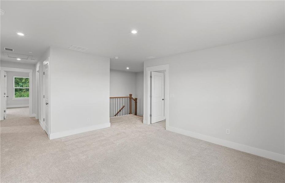 Spacious, unfurnished interior of a new home in Creekside at Skelton, Jefferson (Image 13).