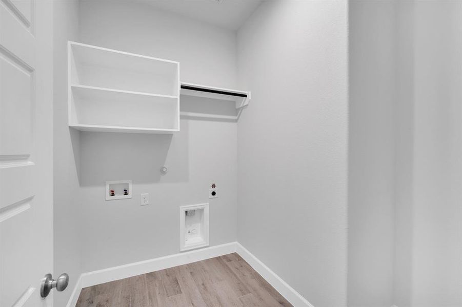 Spacious, unfurnished interior of a new home in Bridgewater, Midlothian (Image 17).
