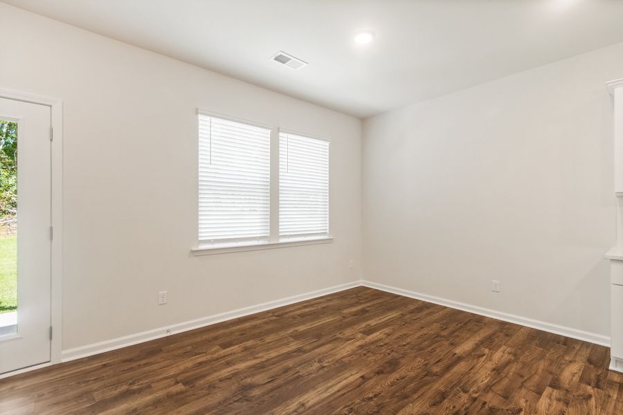 Spacious, unfurnished interior of a new home in Heritage Bay, Sumter (Image 16). Spacious, unfurnished interior of a new home in Heritage Bay, Sumter (Image 16).