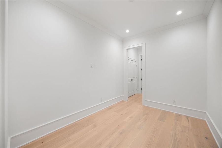 Spacious, unfurnished interior of a new home in , Atlanta (Image 39).