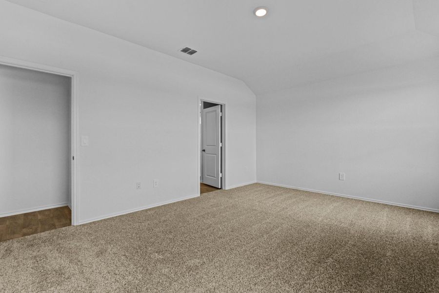 Spacious, unfurnished interior of a new home in , Kyle (Image 12).