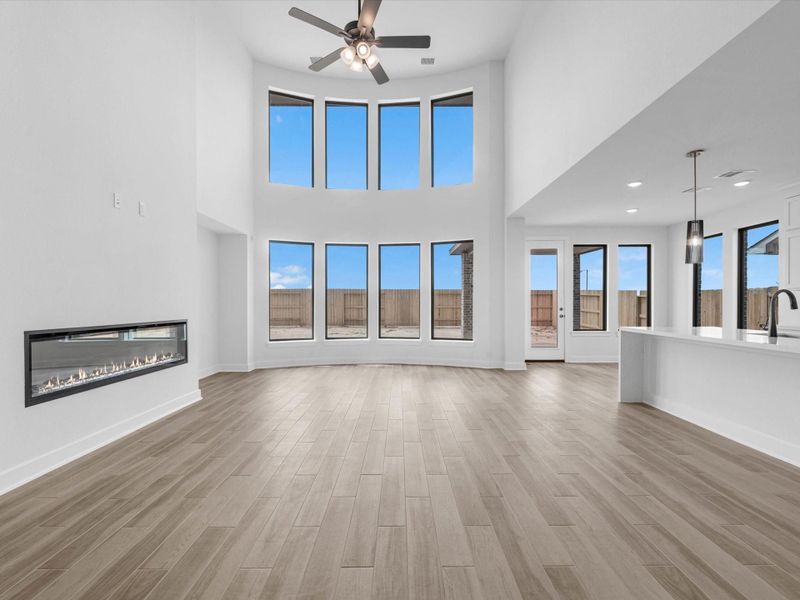 Spacious, unfurnished interior of a new home in Lago Mar - 60', Texas City (Image 15). Spacious, unfurnished interior of a new home in Lago Mar - 60', Texas City (Image 15).