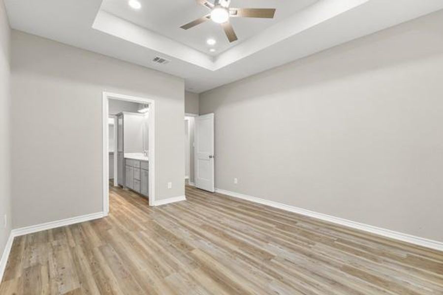 Spacious, unfurnished interior of a new home in , Hearne (Image 11).