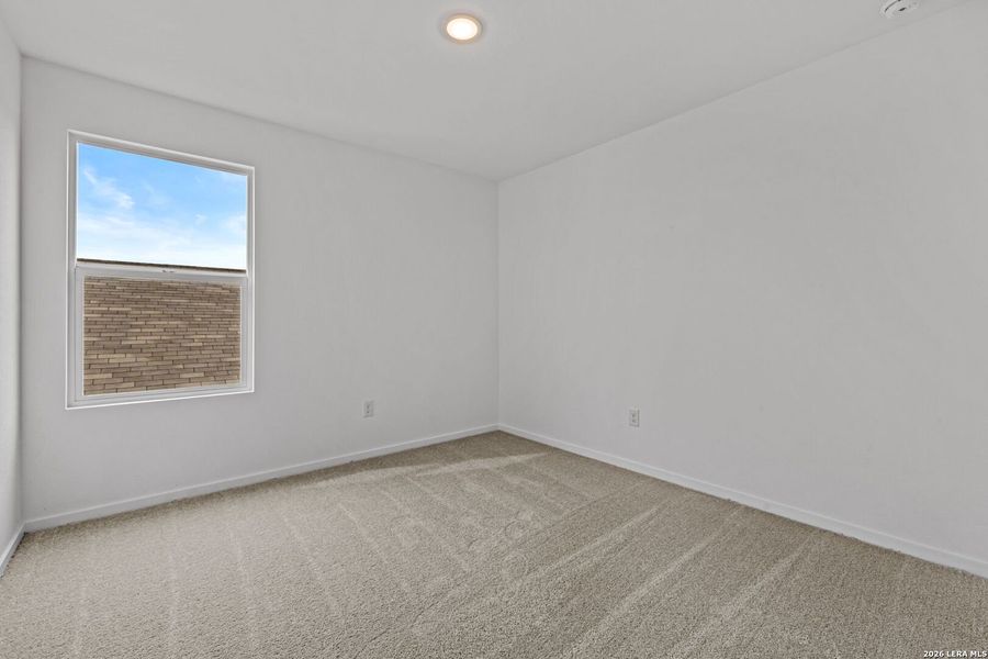 Spacious, unfurnished interior of a new home in Voss Farms, New Braunfels (Image 16).
