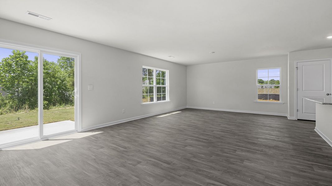 Spacious, unfurnished interior of a new home in Belle Grove, Wendell (Image 8).