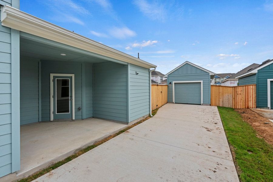 New Home in TAYLOR, TX.  - Slide 4