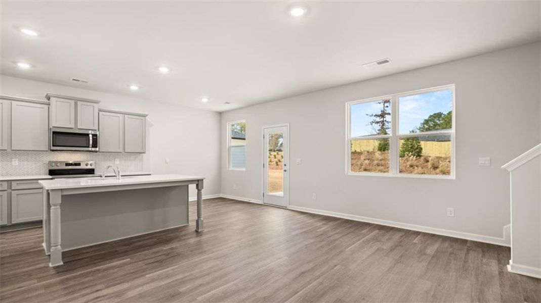 Image 40 of a home in Willowbrook.