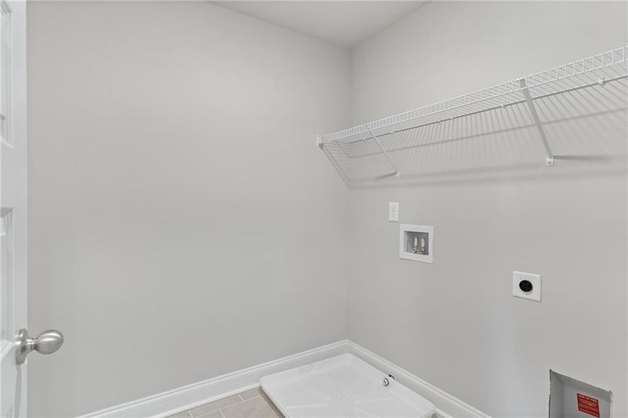 Spacious, unfurnished interior of a new home in Stratford Square, Lawrenceville (Image 17).