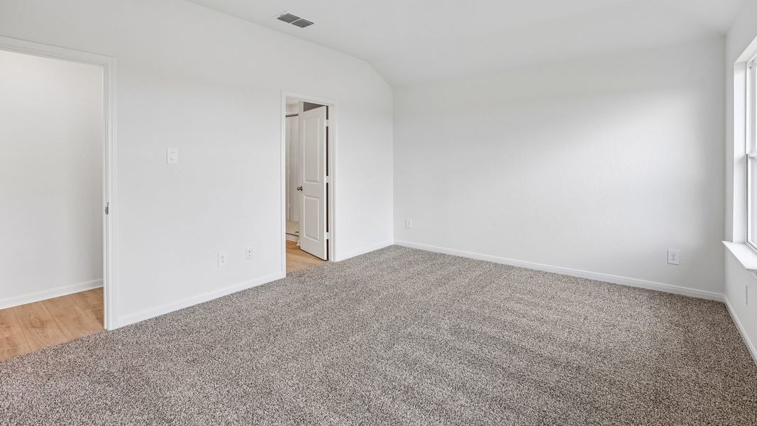Spacious, unfurnished interior of a new home in Briarwood, Elgin (Image 41).