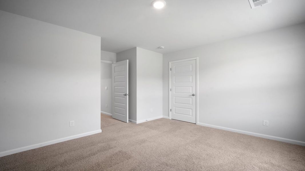 Spacious, unfurnished interior of a new home in Rice Hope, Port Wentworth (Image 23).