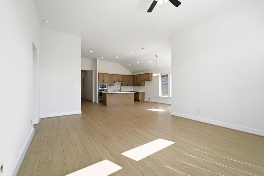 Spacious, unfurnished interior of a new home in Pecan Estates, Crosby (Image 22).